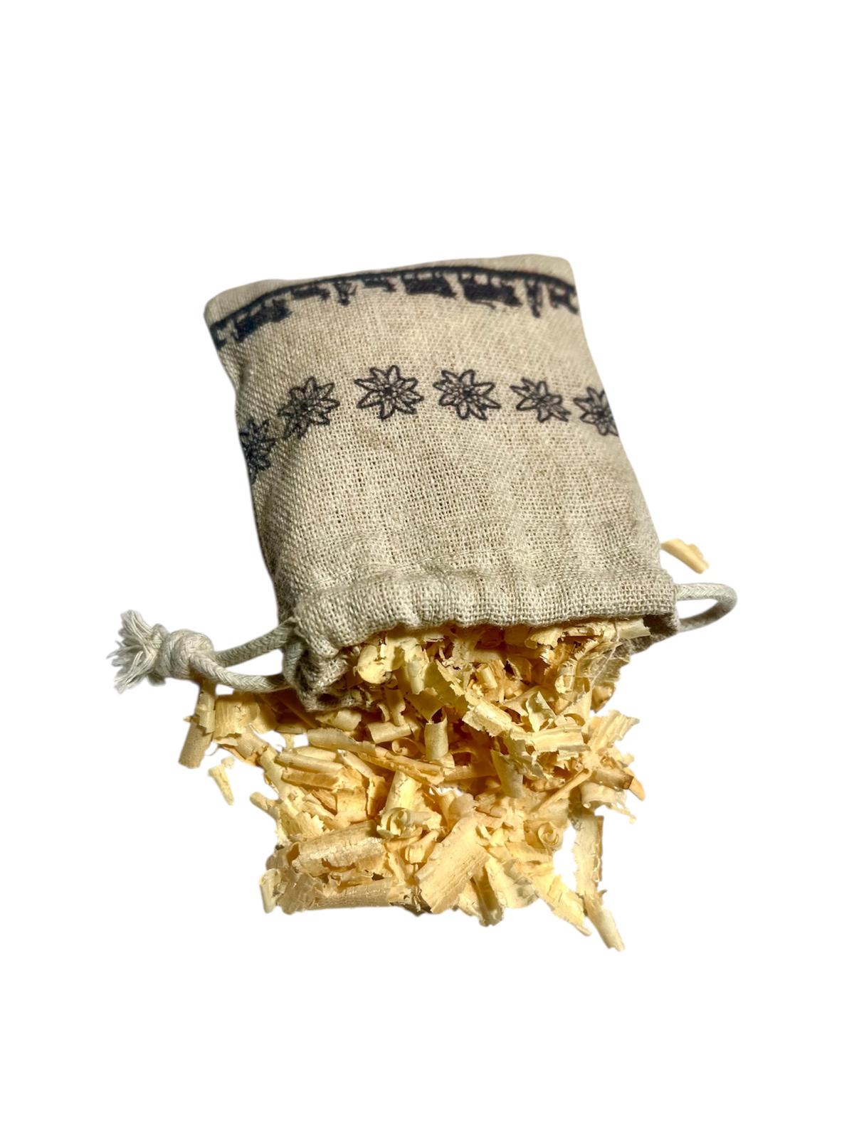 cArve Duft-Bundle – Arvenspäne im Baumwollbeutel & Nachfüllflasche Arvenmischung